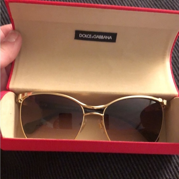 Dolce Gabbana gold rimmed aviator sunglasses with case - Picture 10 of 13